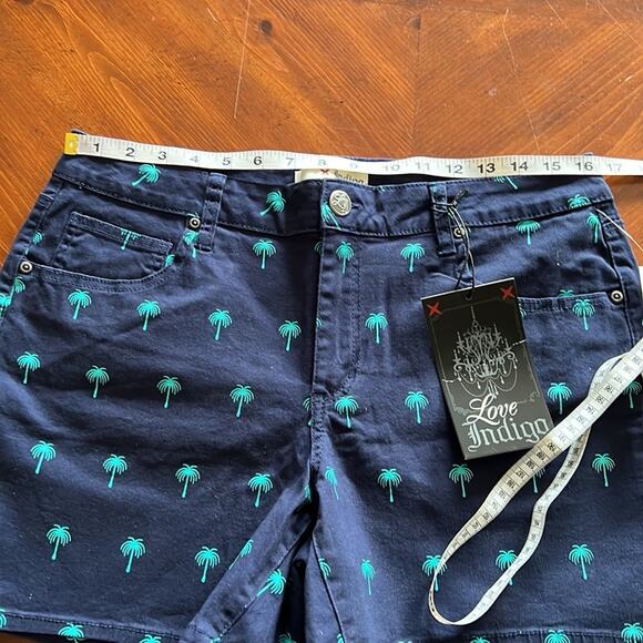 Love Indigo NWT Navy Blue Palm Tree Print Stretch Twill Shorts Woman Size 14 - Picture 7 of 9